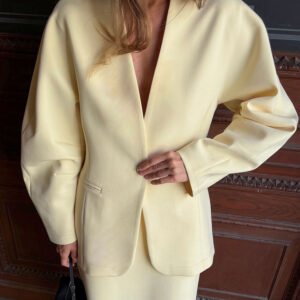 High-end collar, slim fit suit, stylish and elegant commuting design